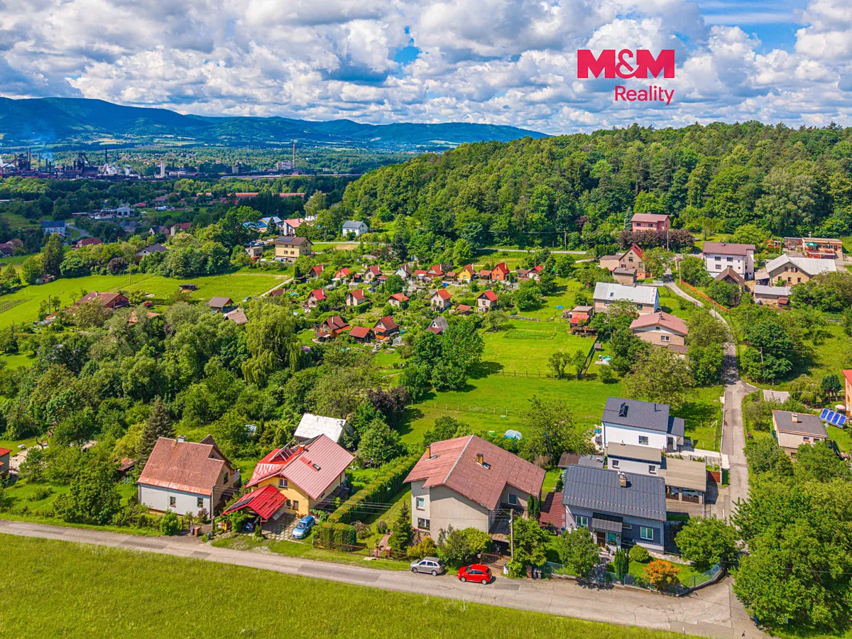 Prodej stavebního pozemku 1203 m²